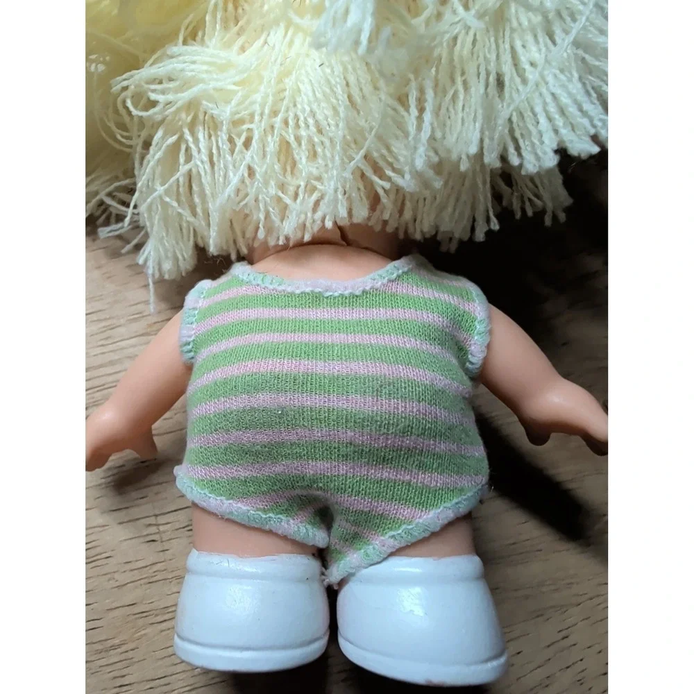 VINTAGE 1989 PRECIOUS MOMENTS ENESCO DOLL Used  Good Shape Free Shipping